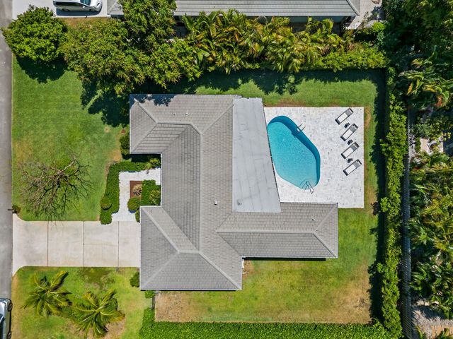 820 Canary Walk, Delray Beach, FL 33483