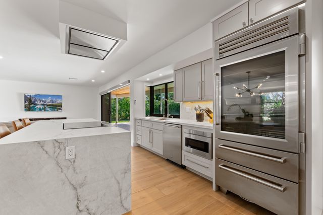 820 Canary Walk, Delray Beach, FL 33483