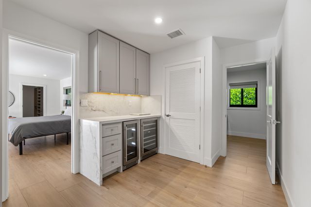 820 Canary Walk, Delray Beach, FL 33483