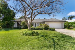 820 Canary Walk, Delray Beach, FL 33483