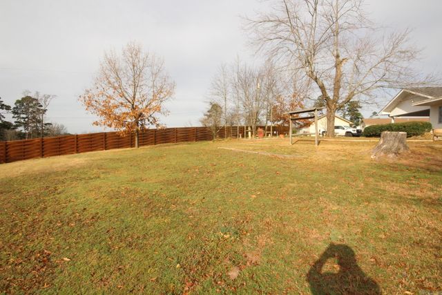 1203 W Sunset, Nashville, AR 71852