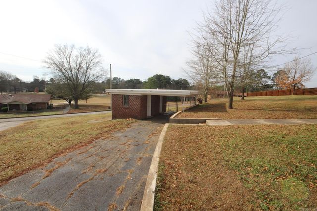 1203 W Sunset, Nashville, AR 71852