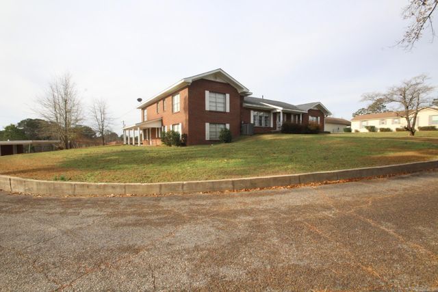 1203 W Sunset, Nashville, AR 71852