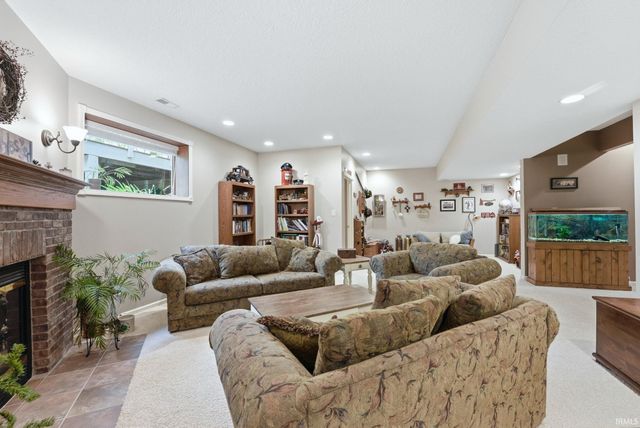 2902 Briardale Drive, Fort Wayne, IN 46825