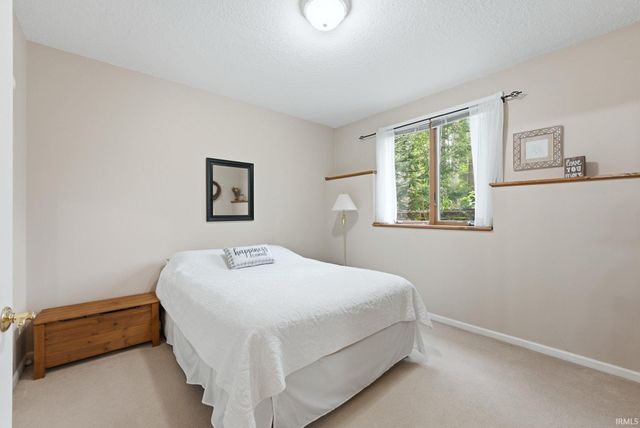 2902 Briardale Drive, Fort Wayne, IN 46825