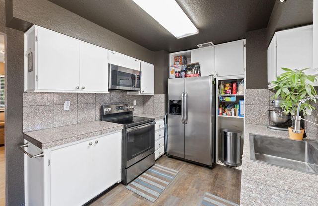 30 E Al Ct, Sacramento, CA 95838