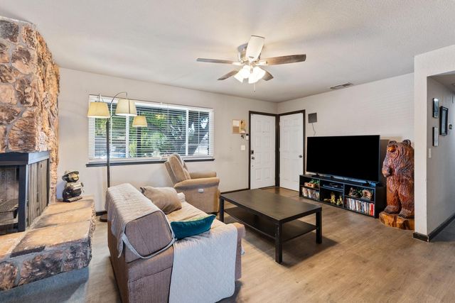 30 E Al Ct, Sacramento, CA 95838