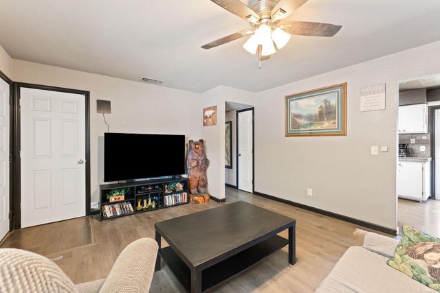 30 E Al Ct, Sacramento, CA 95838