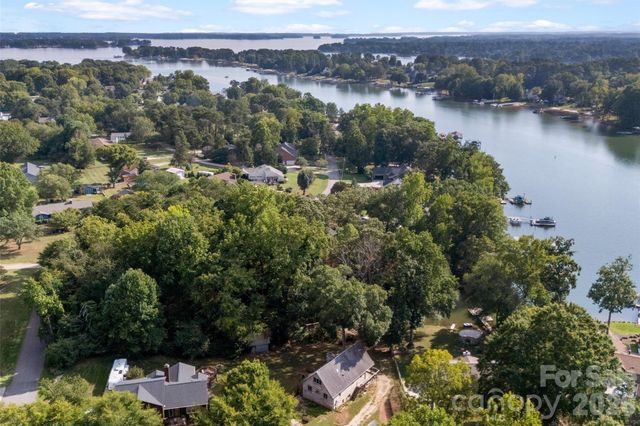 131 Baywatch Drive, Mooresville, NC 28117