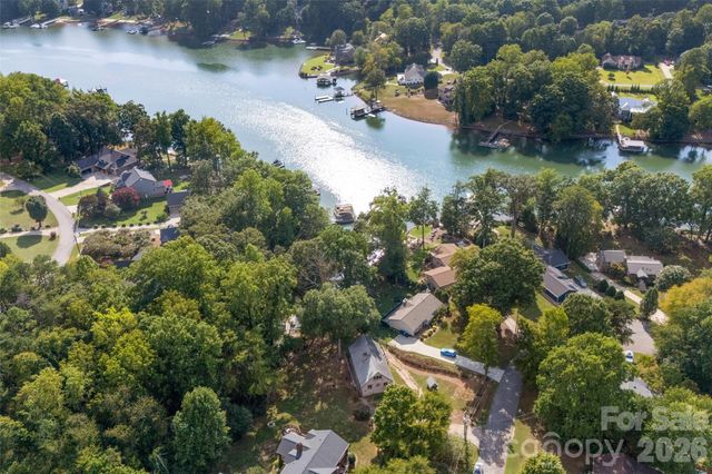 131 Baywatch Drive, Mooresville, NC 28117