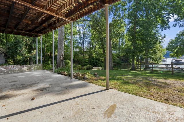 131 Baywatch Drive, Mooresville, NC 28117