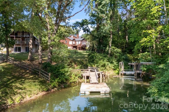 131 Baywatch Drive, Mooresville, NC 28117