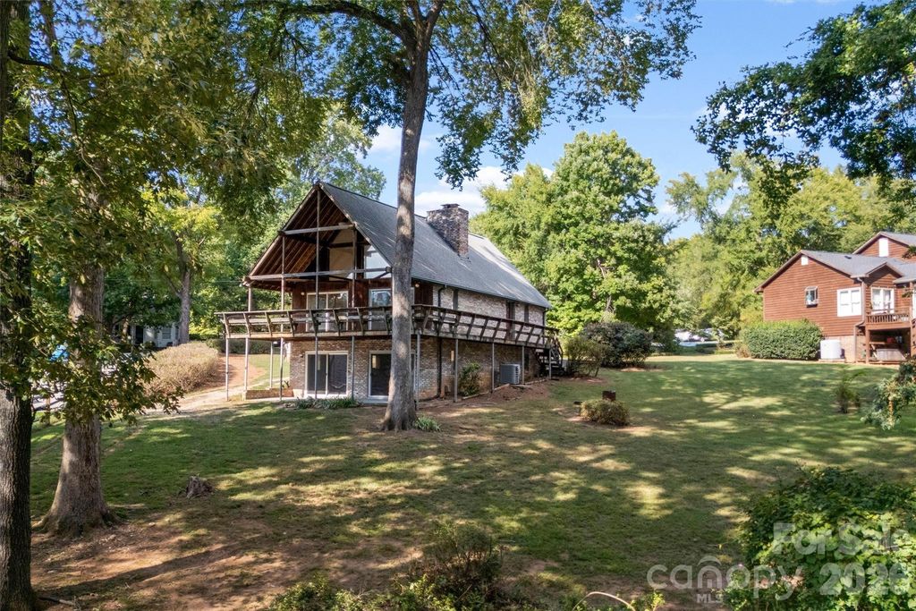 131 Baywatch Drive, Mooresville, NC 28117