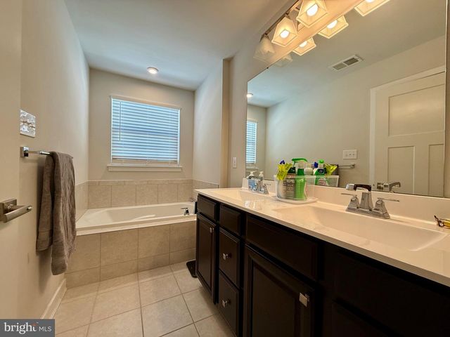 7 UNION WAY, Sicklerville, NJ 08081