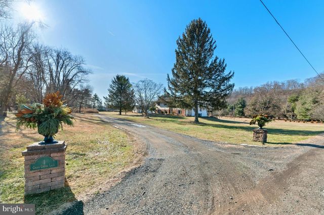 1 CROSS CREEK LN, Erwinna, PA 18920