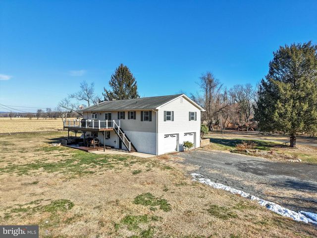1 CROSS CREEK LN, Erwinna, PA 18920