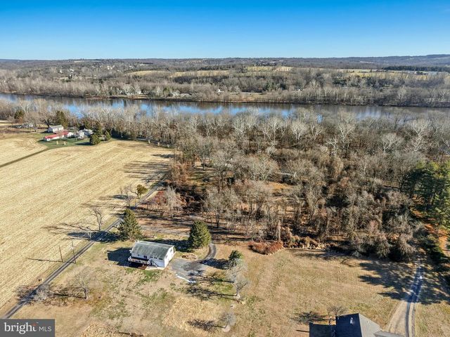 1 CROSS CREEK LN, Erwinna, PA 18920