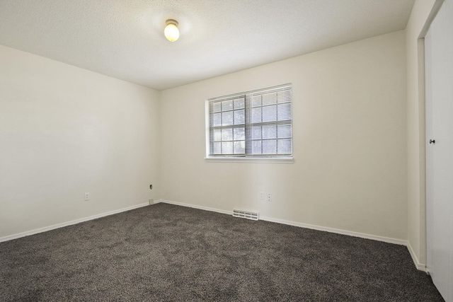 2000 JUNIPER DR A + B, Columbia, MO 65201