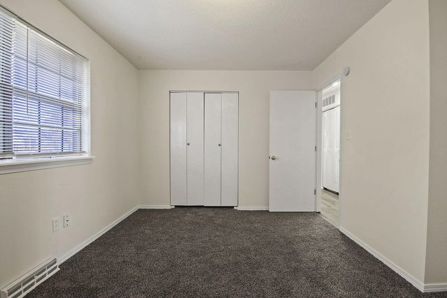 2000 JUNIPER DR A + B, Columbia, MO 65201