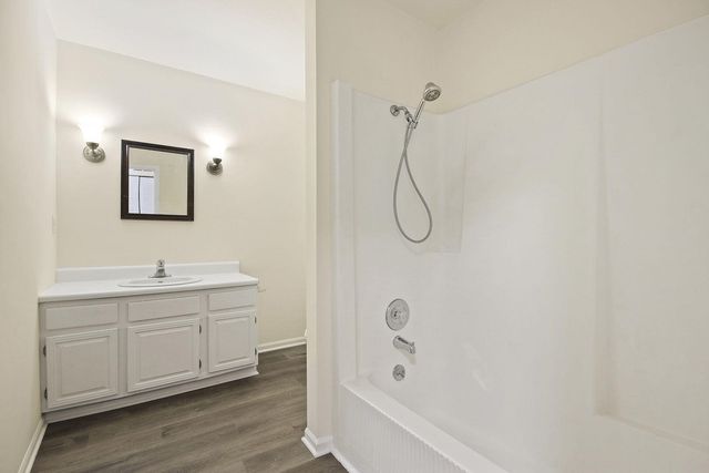 2000 JUNIPER DR A + B, Columbia, MO 65201