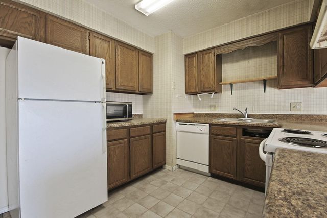 2000 JUNIPER DR A + B, Columbia, MO 65201