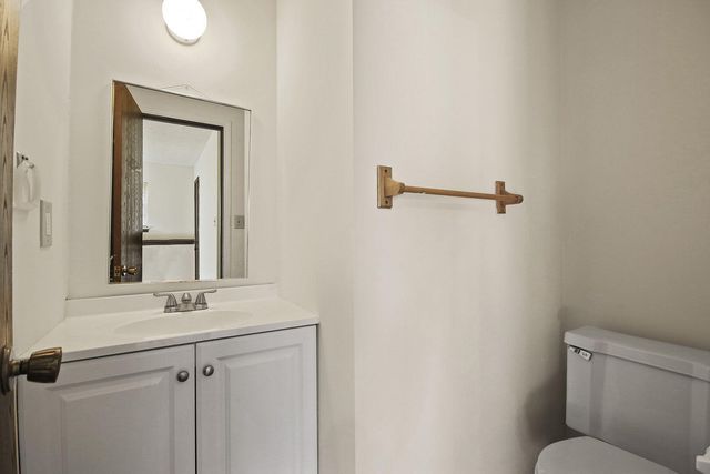 2000 JUNIPER DR A + B, Columbia, MO 65201