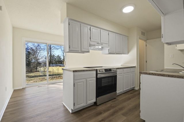 2000 JUNIPER DR A + B, Columbia, MO 65201