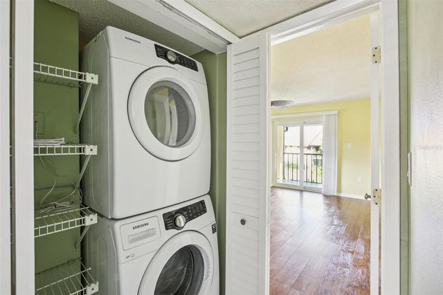 2110 HAMMOCK PINE BOULEVARD 2110, Clearwater, FL 33761