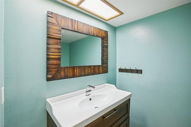 2110 HAMMOCK PINE BOULEVARD 2110, Clearwater, FL 33761