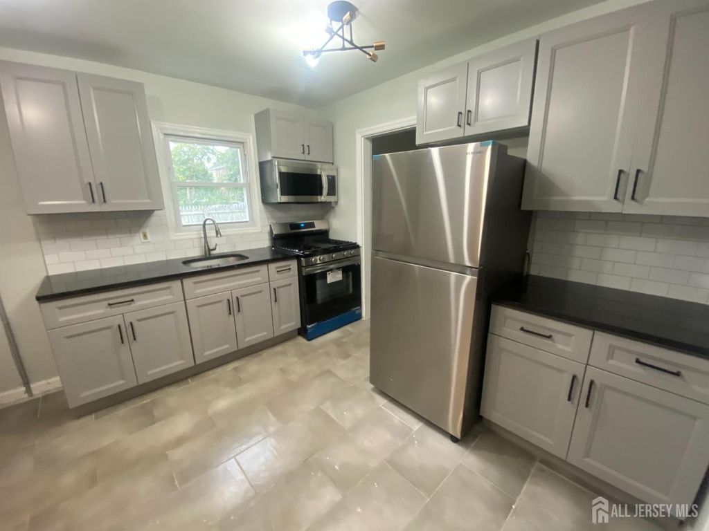 148 JONES Avenue, New Brunswick, NJ 08901