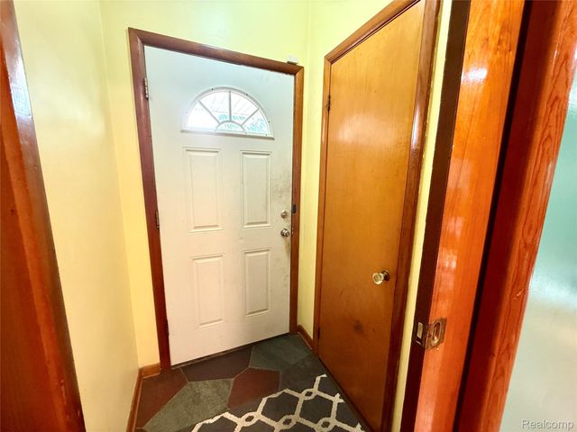 21370 Masch Avenue, Warren, MI 48091