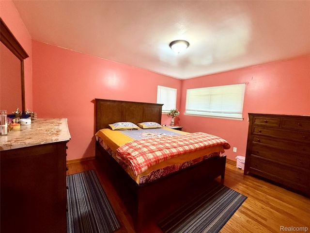 21370 Masch Avenue, Warren, MI 48091