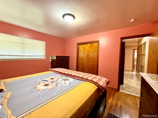 21370 Masch Avenue, Warren, MI 48091