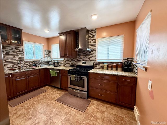 21370 Masch Avenue, Warren, MI 48091
