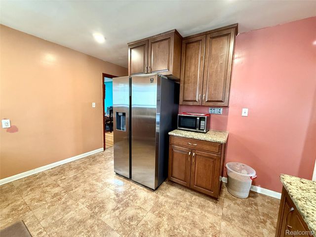 21370 Masch Avenue, Warren, MI 48091
