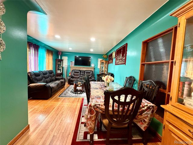 21370 Masch Avenue, Warren, MI 48091