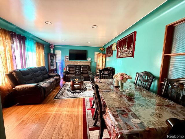 21370 Masch Avenue, Warren, MI 48091