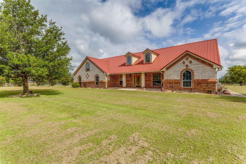114 Paradise Canyon Circle, Paradise, TX 76073