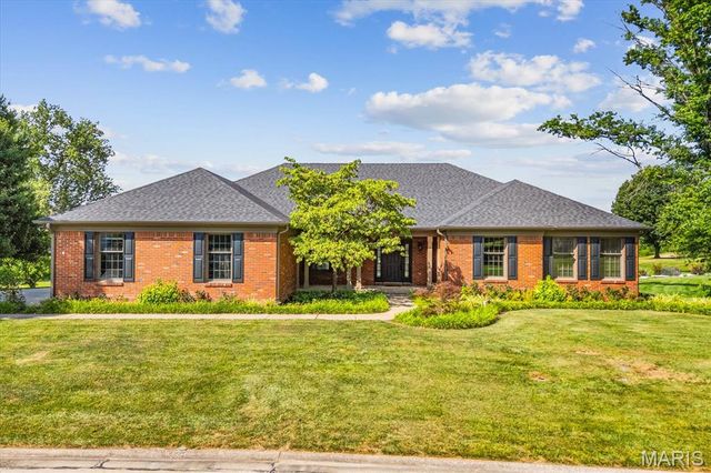 1609 10th Fairway Drive, Belleville, IL 62220