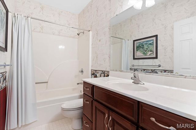 1609 10th Fairway Drive, Belleville, IL 62220