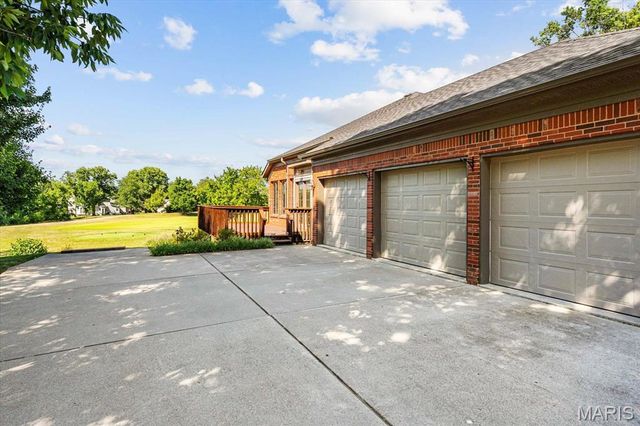 1609 10th Fairway Drive, Belleville, IL 62220