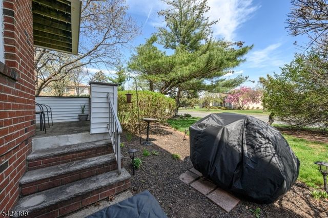 4 Cardinal Ln 1, Hillsborough Twp., NJ 08844