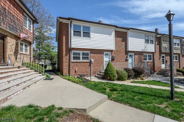 4 Cardinal Ln 1, Hillsborough Twp., NJ 08844
