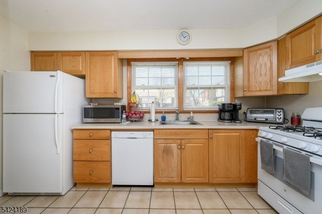 4 Cardinal Ln 1, Hillsborough Twp., NJ 08844