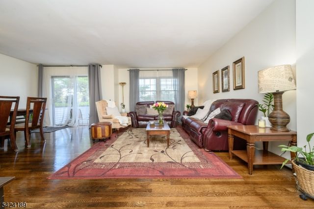 4 Cardinal Ln 1, Hillsborough Twp., NJ 08844