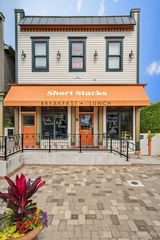 208 S Main Street, Algonquin, IL 60102