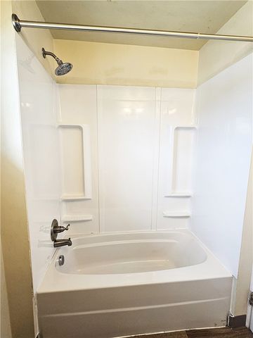 10 Eggers Ave, Belle Vernon, PA 15012