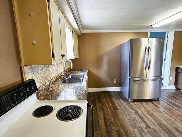 10 Eggers Ave, Belle Vernon, PA 15012