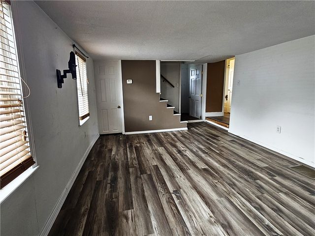 10 Eggers Ave, Belle Vernon, PA 15012