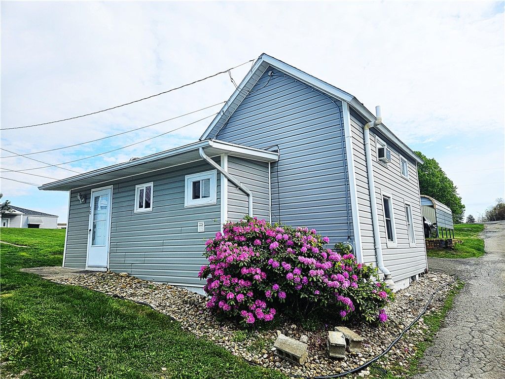 10 Eggers Ave, Belle Vernon, PA 15012